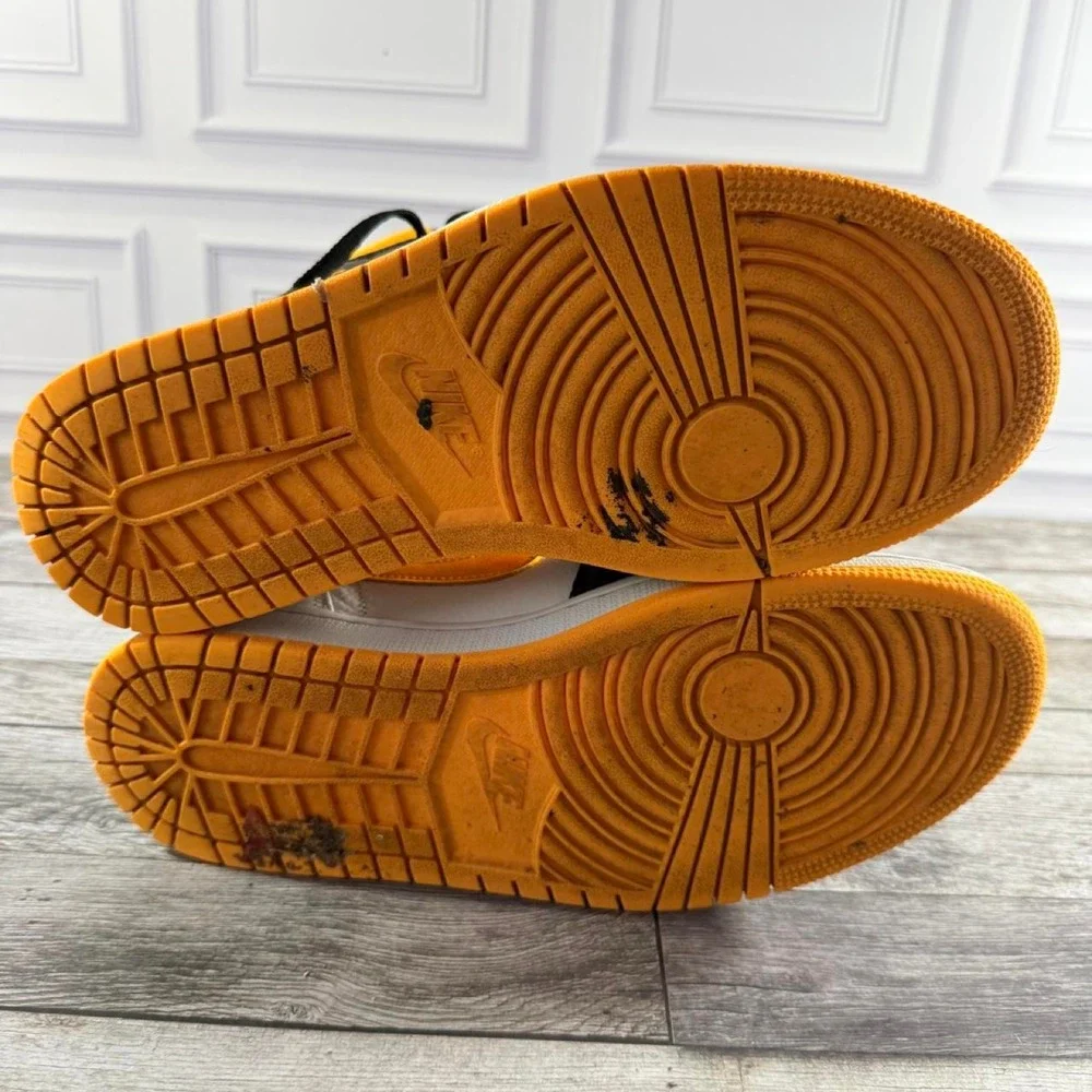 2020 Wmns Air Jordan 1 Mid SE Black, white, and yellow
